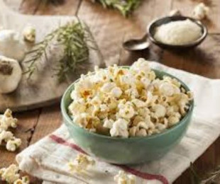 Herbed Garlic-Parmesan Popcorn 